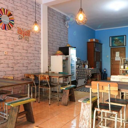 Balini 9 Hostel Денпасар Экстерьер фото