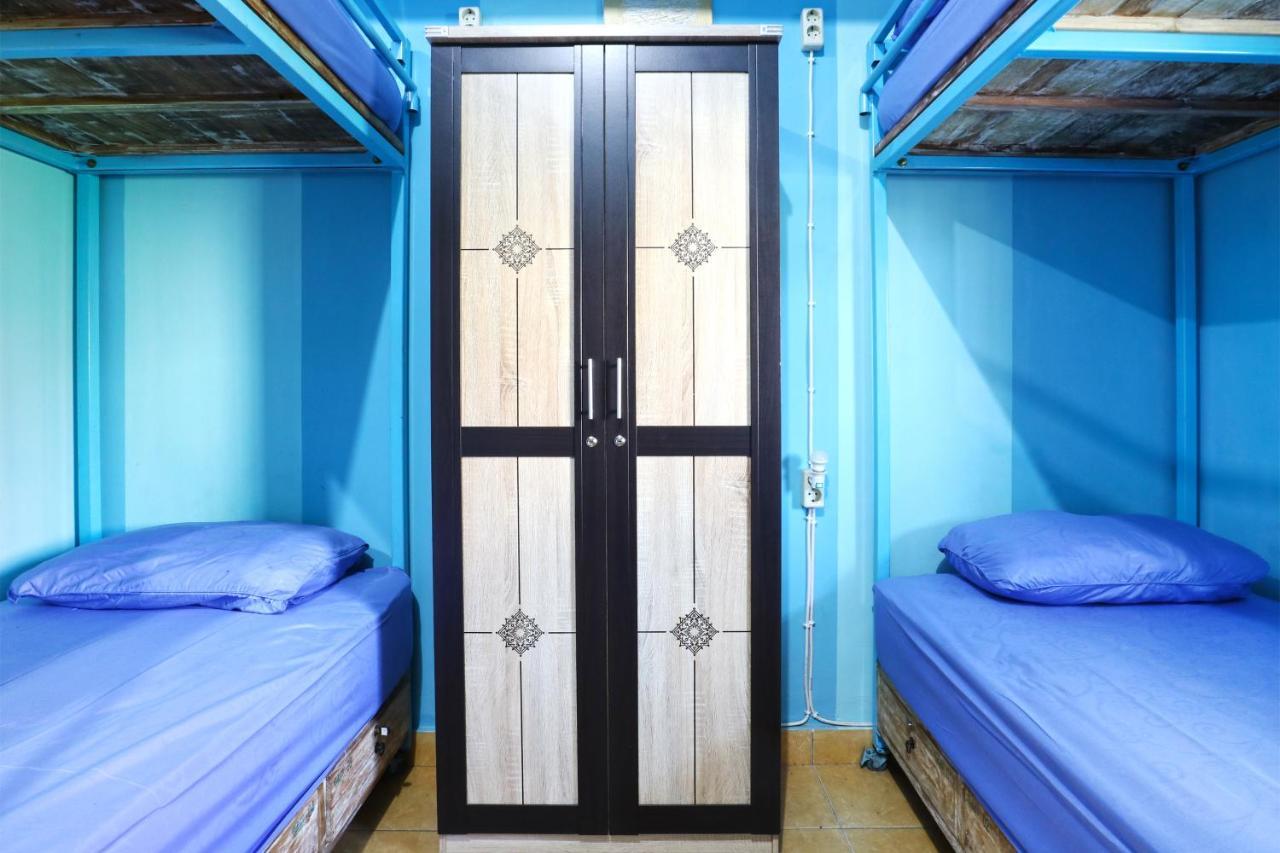 Balini 9 Hostel Денпасар Экстерьер фото