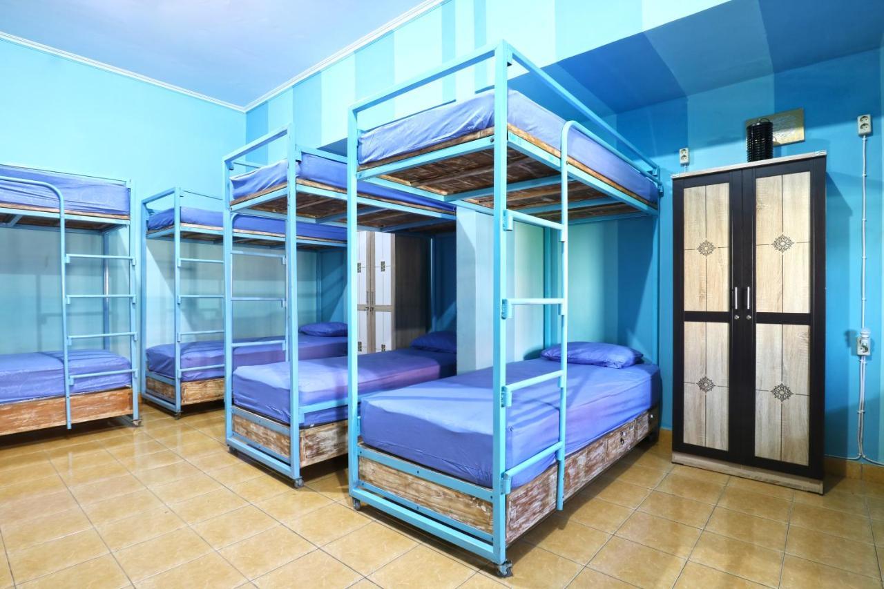 Balini 9 Hostel Денпасар Экстерьер фото